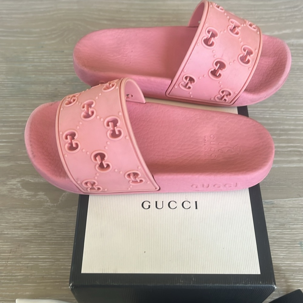 Gucci pink girls rubber slide